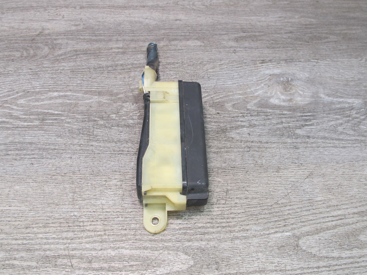 00-05 Toyota MR2 Spyder Interior Fuse Relay Box Module OEM