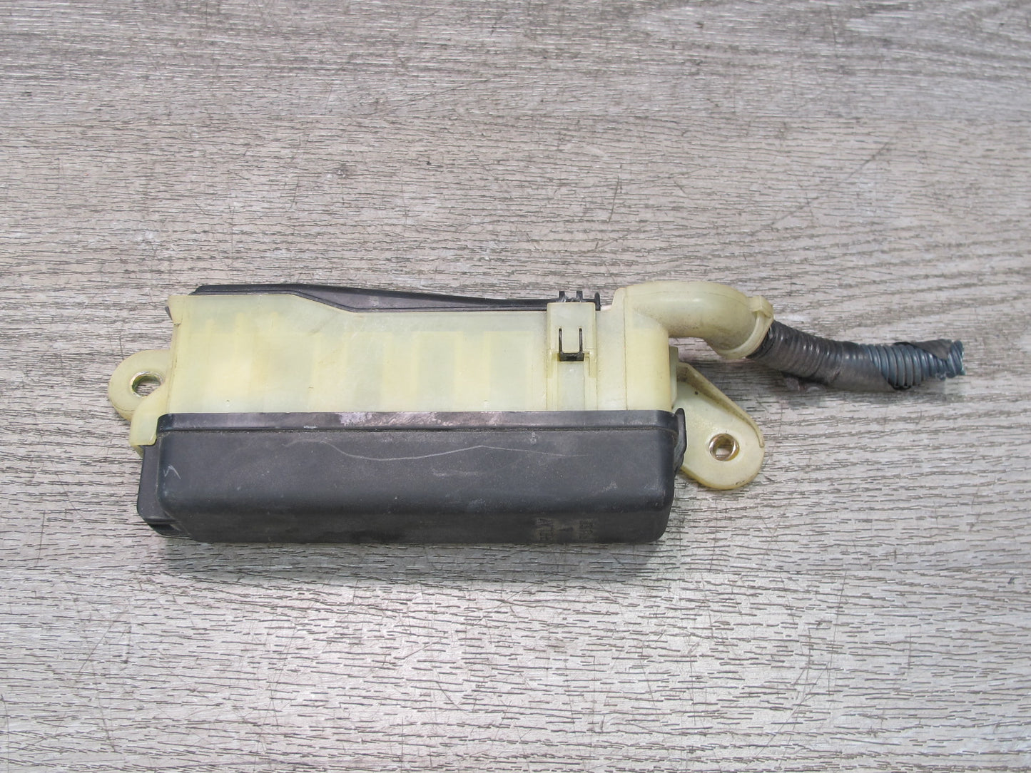 00-05 Toyota MR2 Spyder Interior Fuse Relay Box Module OEM