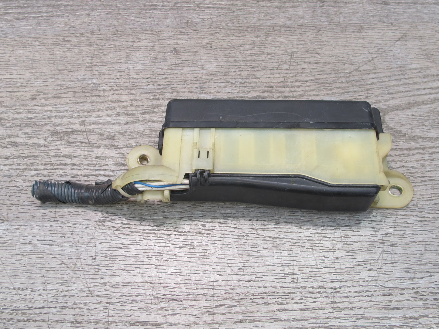 00-05 Toyota MR2 Spyder Interior Fuse Relay Box Module OEM