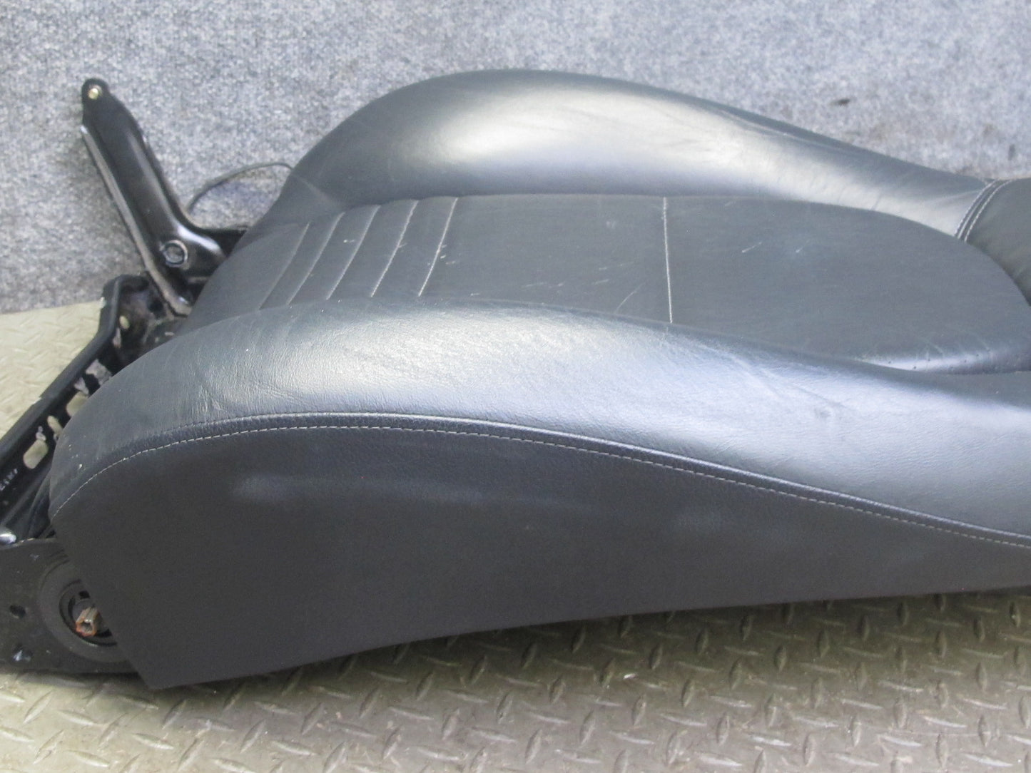 2001-2004 Porsche Boxster 986 Front Right Side Leather Seat Upper Cushion Black