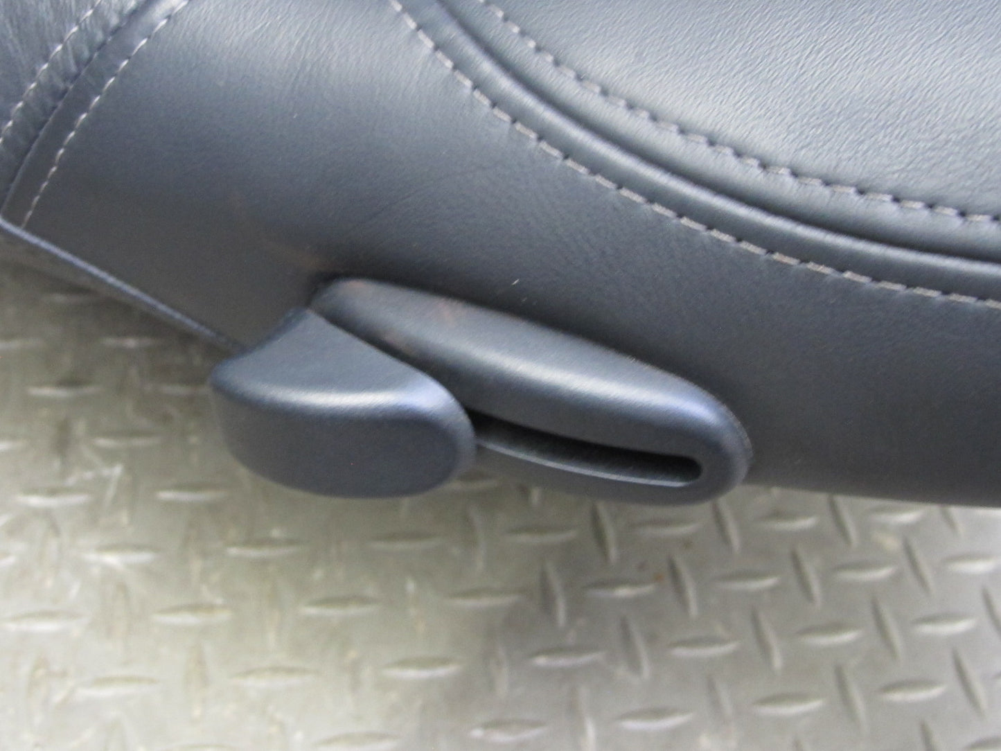 2001-2004 Porsche Boxster 986 Front Right Side Leather Seat Upper Cushion Black
