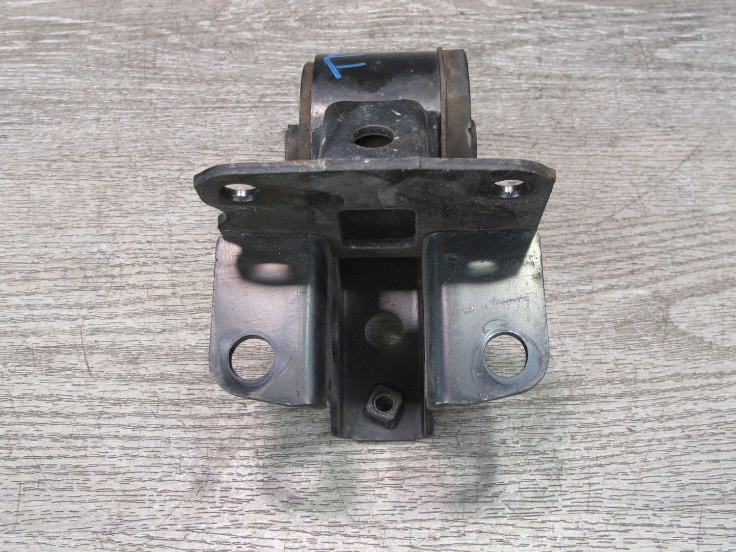 00-05 Toyota MR2 Spyder ZZW30L 1.8L 1ZZFE Engine Mount Bracket Support OEM