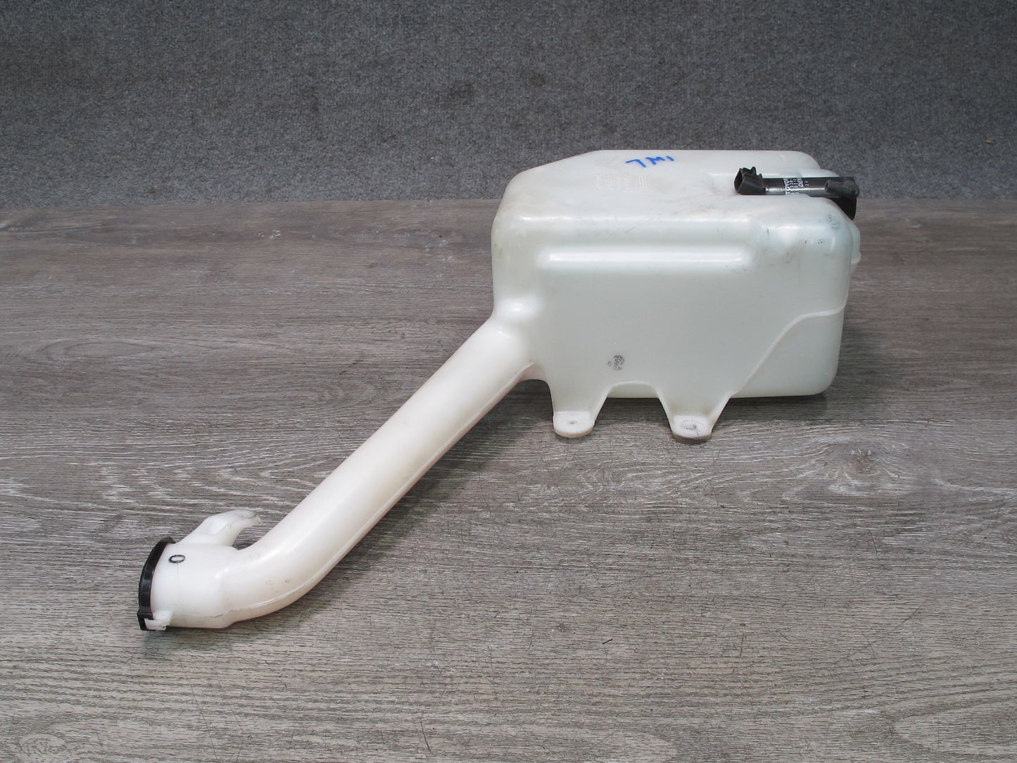 00-05 Toyota MR2 Spyder ZZW30L Windshield Washer Fluid Reservoir Tank w Pump OEM