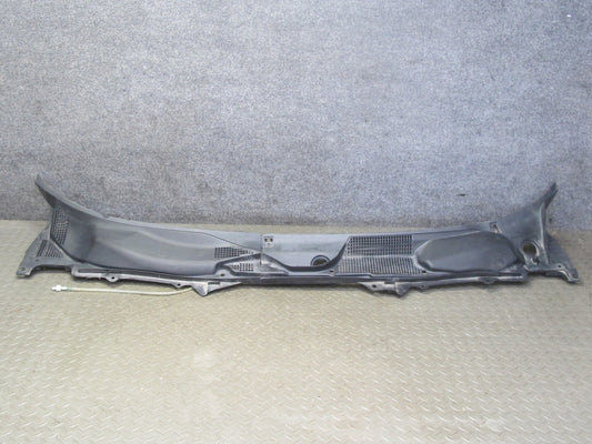07-09 Nissan 350Z Z33 Front Windshield Cowl Trim Cover Panel Set OEM