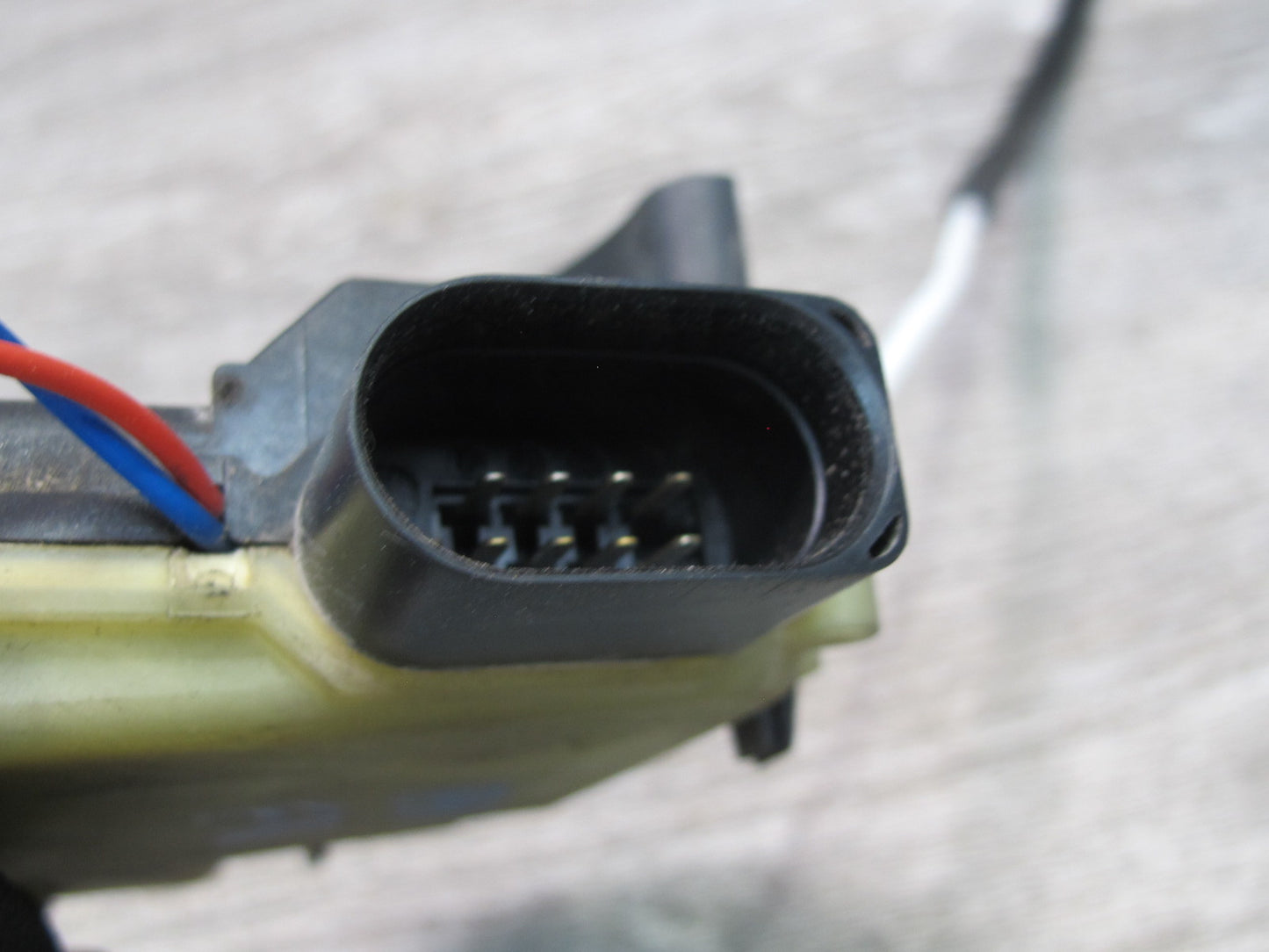 1999-2004 Porsche 911 996 Boxster Right Door Lock Latch Actuator