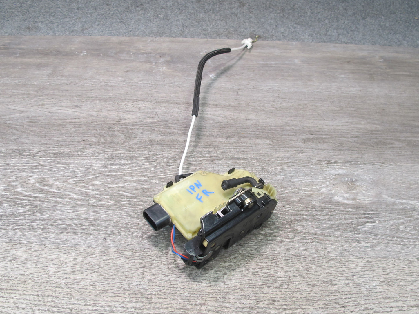 1999-2004 Porsche 911 996 Boxster Right Door Lock Latch Actuator
