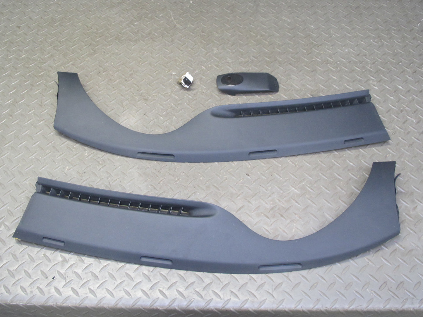2000-2005 Porsche 911 996 Dash Front Windshield Defrost Trim Panel Sensor Set