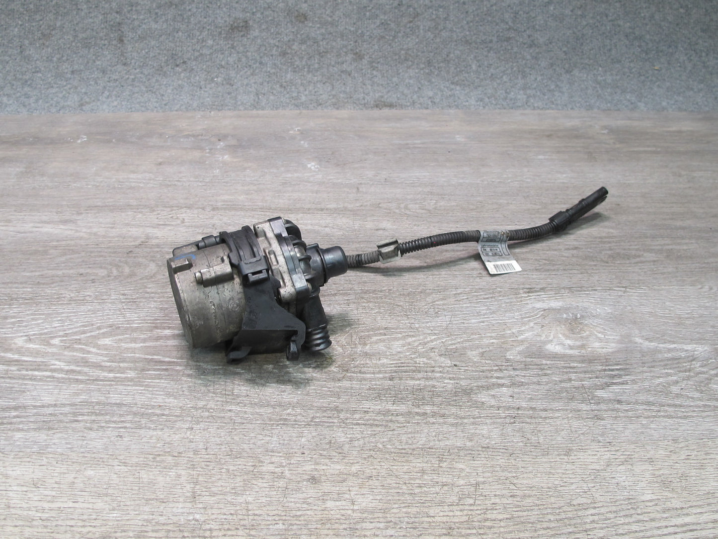 2008-2014 BMW E71 E72 X6 X6M Engine AUX Electric Coolant Water Pump 7566335