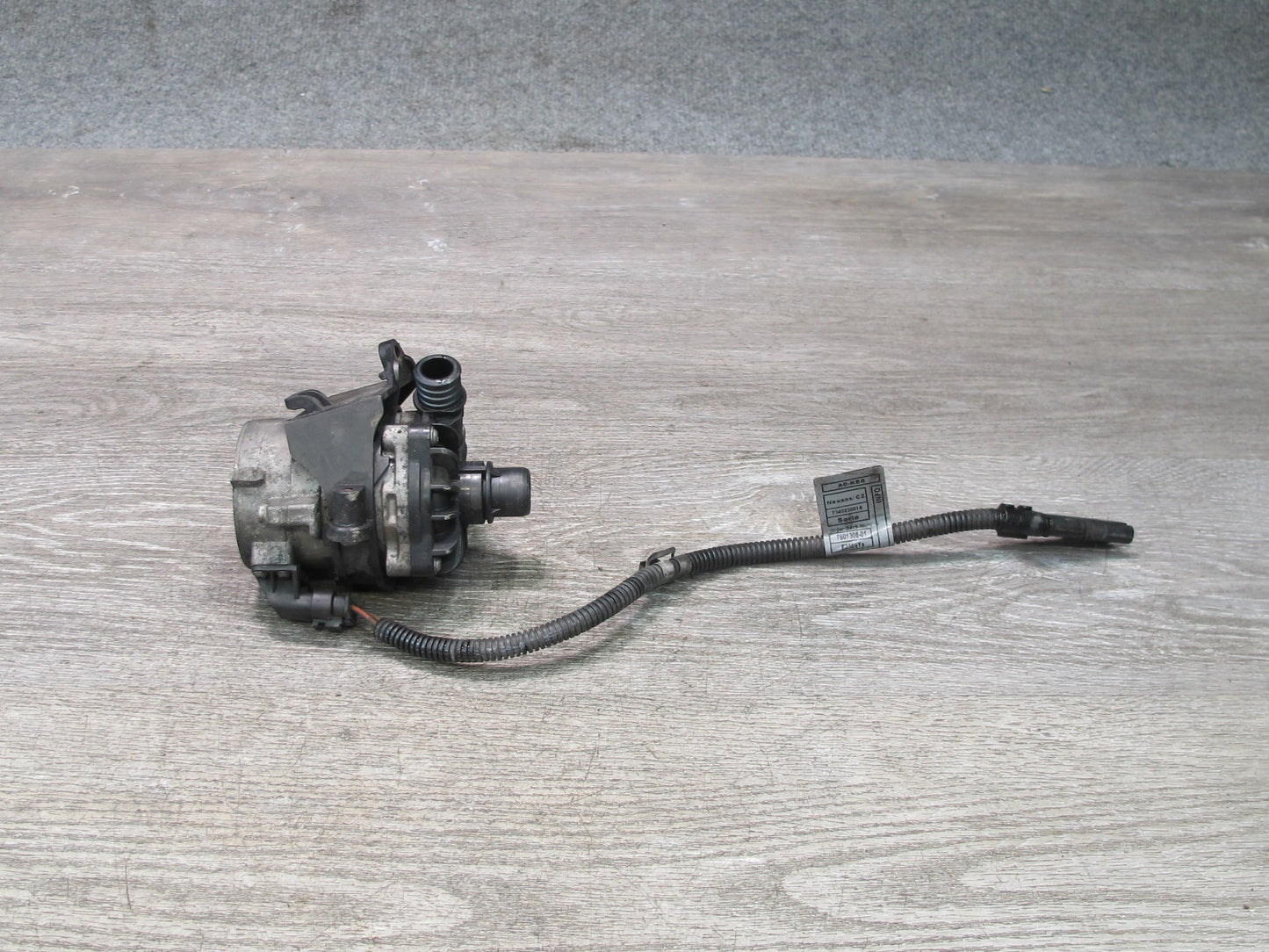 2008-2014 BMW E71 E72 X6 X6M Engine AUX Electric Coolant Water Pump 7566335