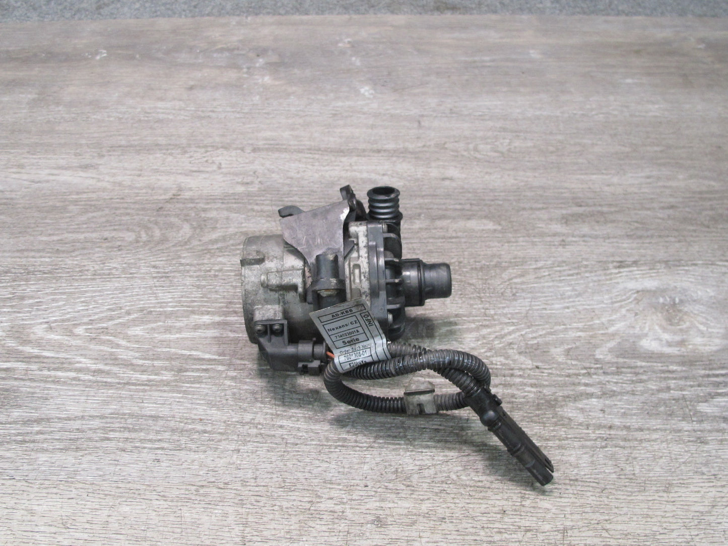 2008-2014 BMW E71 E72 X6 X6M Engine AUX Electric Coolant Water Pump 7566335