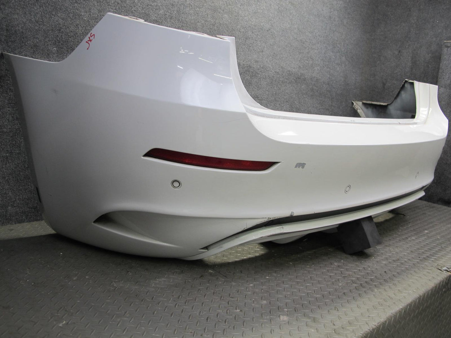 2010-2014 BMW E71 X6M Rear Bumper Cover w PDC Sensors Alpinweiss 3