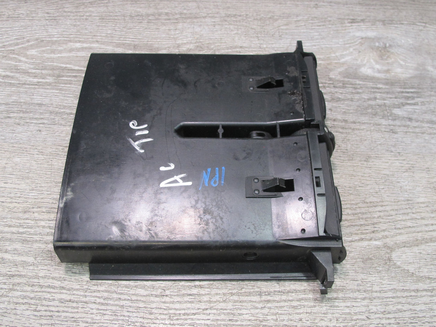 1997-2004 Porsche 911 996 Boxster Dash Front Center A/C Air Vent Grille