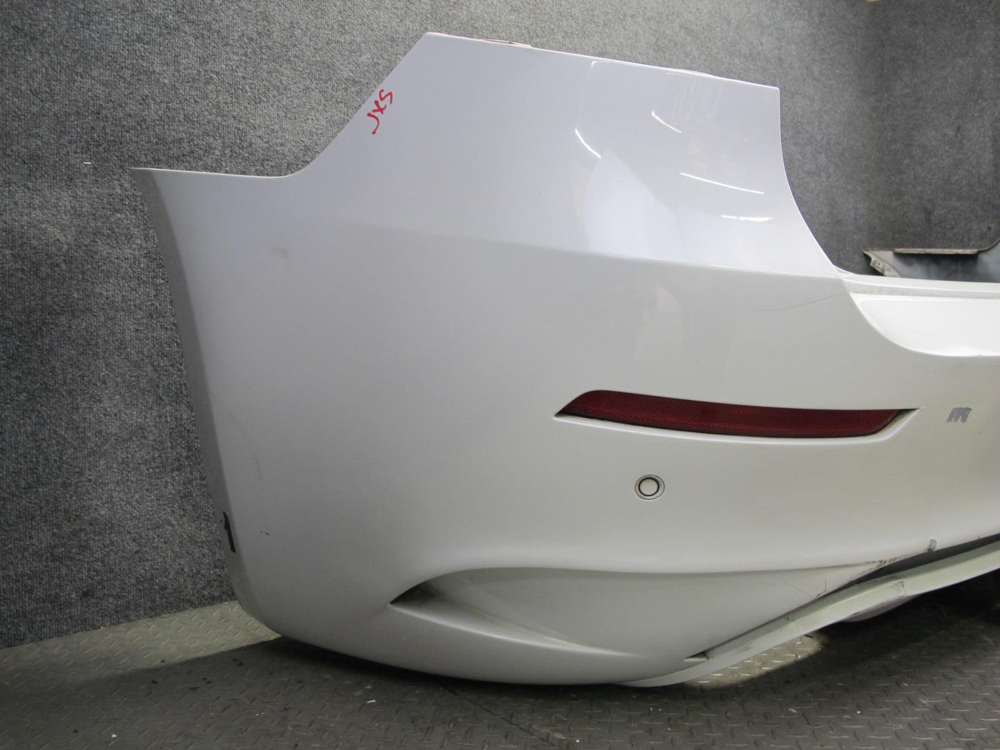 2010-2014 BMW E71 X6M Rear Bumper Cover w PDC Sensors Alpinweiss 3