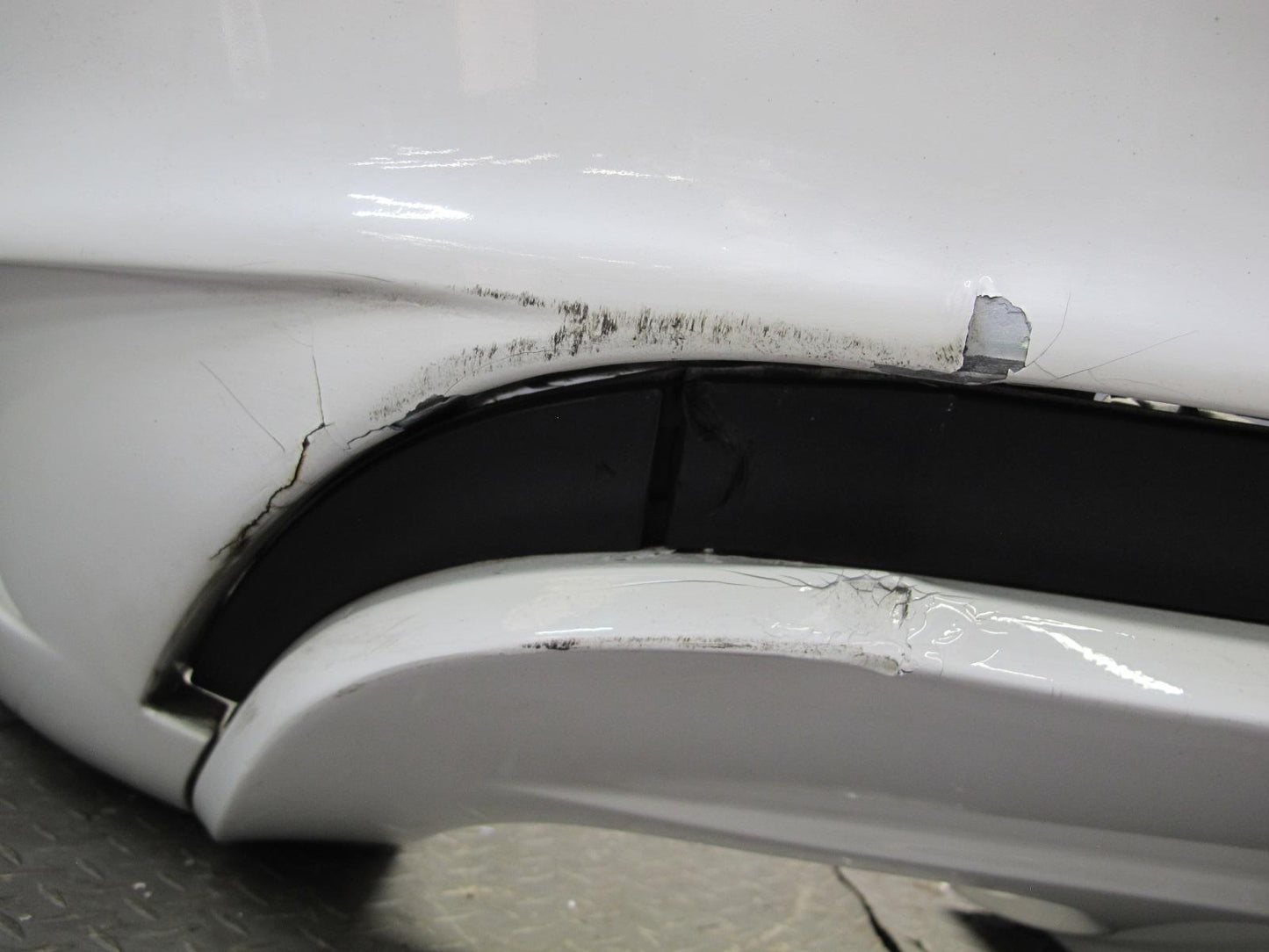 2010-2014 BMW E71 X6M Rear Bumper Cover w PDC Sensors Alpinweiss 3