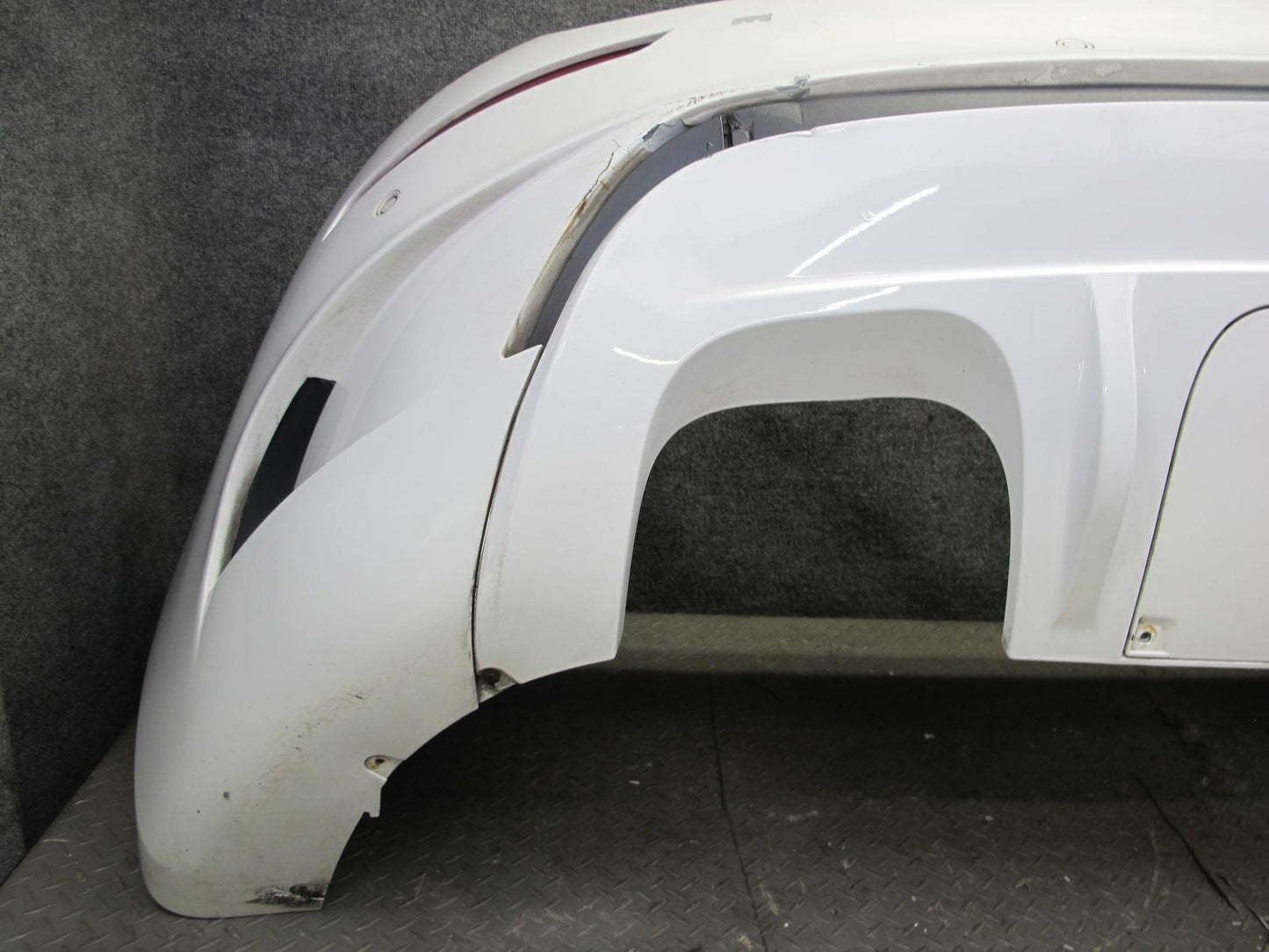 2010-2014 BMW E71 X6M Rear Bumper Cover w PDC Sensors Alpinweiss 3