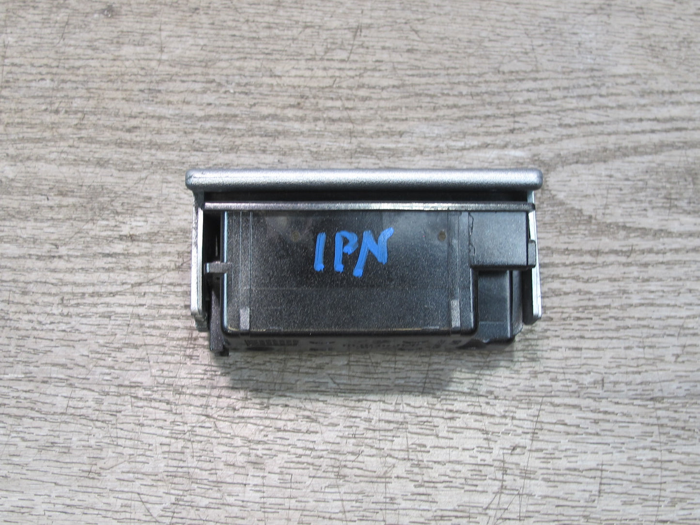 2000-2005 Porsche 911 Carrera 996 Center Console Ash Tray BIN 99655259501