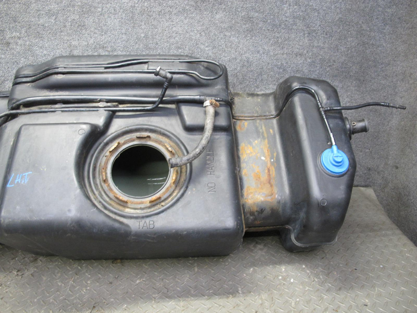 2004-2007 Hummer H2 6.0L Gas Fuel Tank Unit