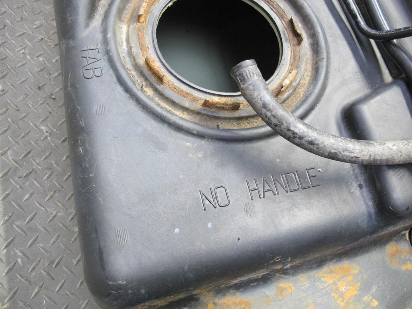 2004-2007 Hummer H2 6.0L Gas Fuel Tank Unit