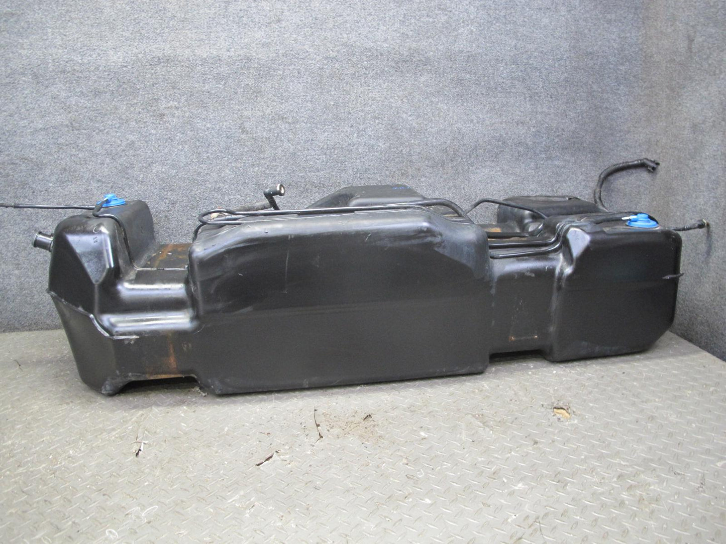 2004-2007 Hummer H2 6.0L Gas Fuel Tank Unit