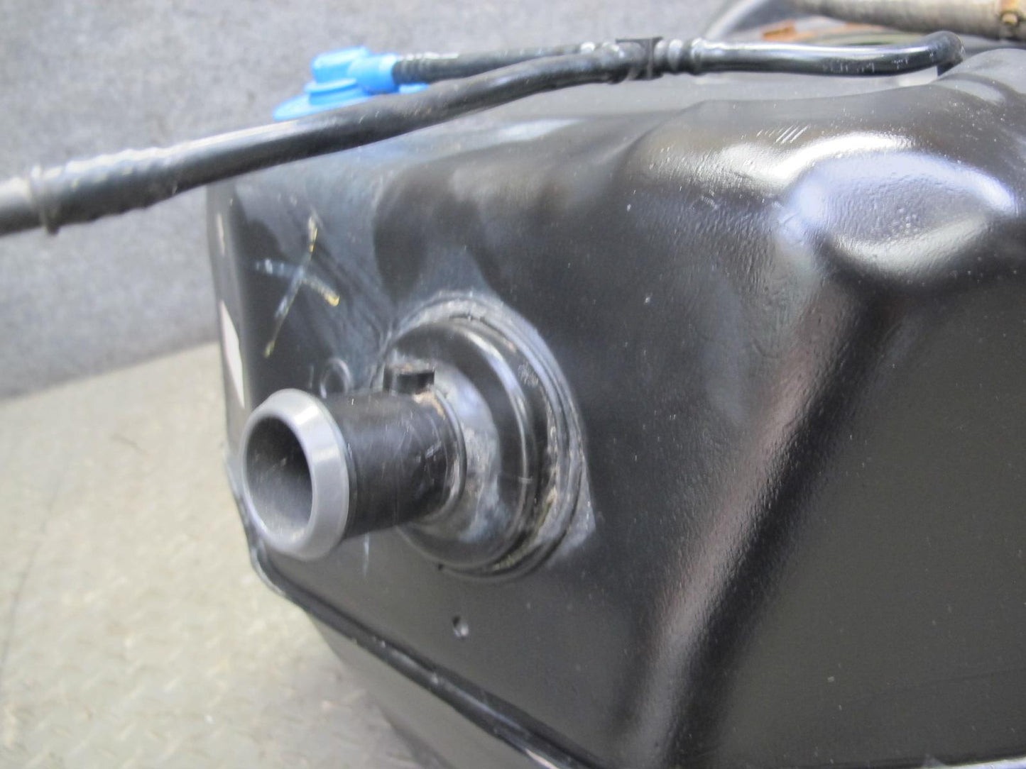 2004-2007 Hummer H2 6.0L Gas Fuel Tank Unit