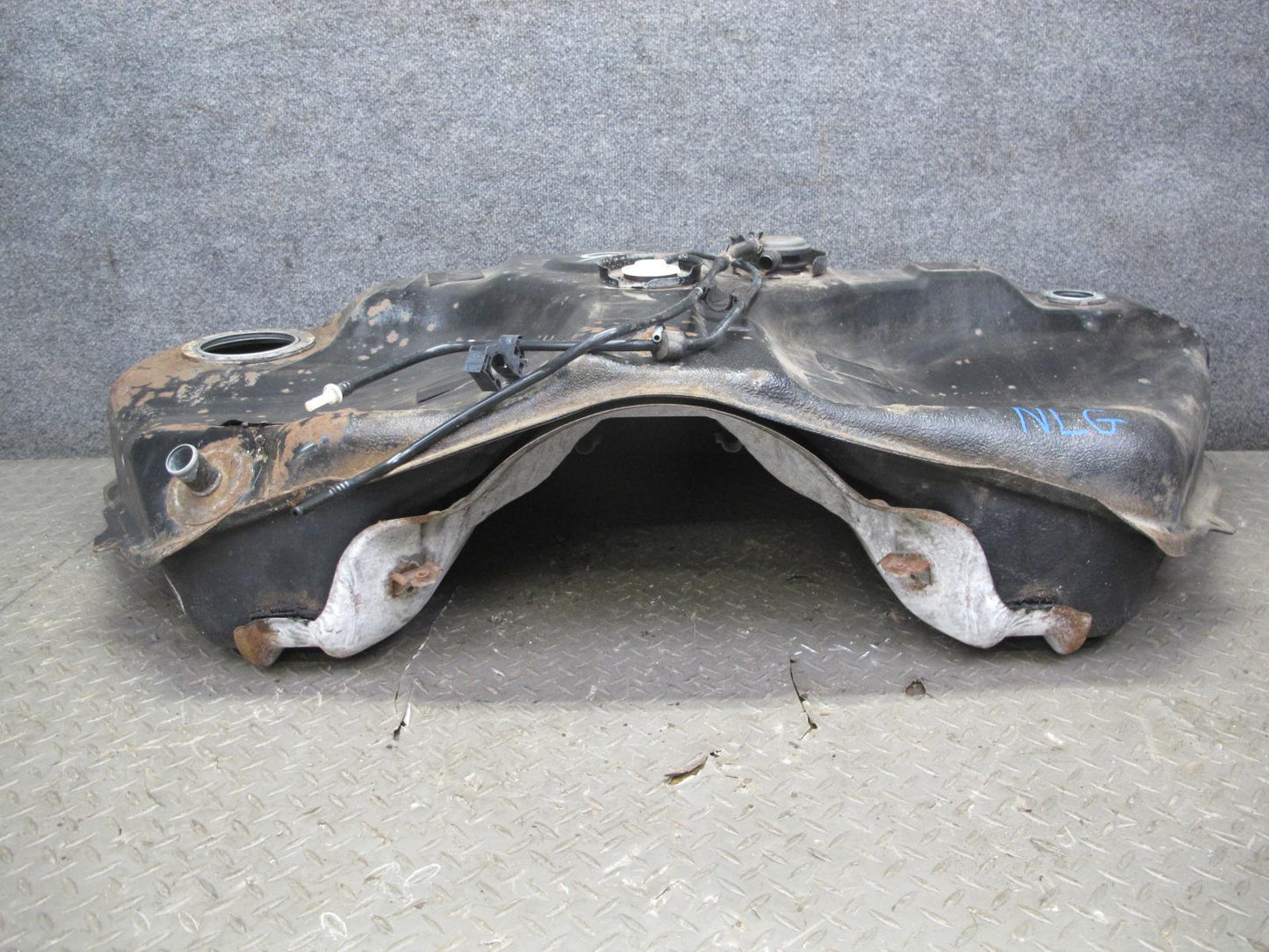 01-05 Lexus GS430 GS300 JZS160L Fuel Gas Tank 83K Miles OEM