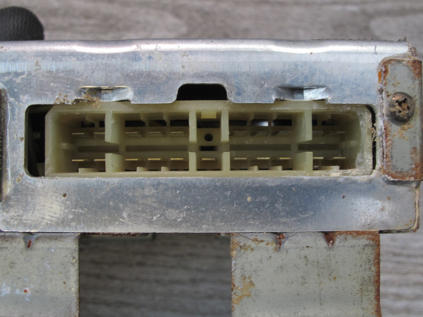 1988 Mazda RX7 FC3S Convertible Speaker AMP Amplifier Module Unit F05566920A OEM