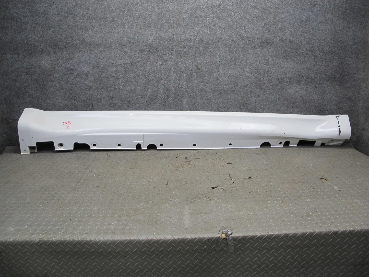 2010-2014 BMW E71 X6M Right Side Skirt Rocker Panel Molding 7206662