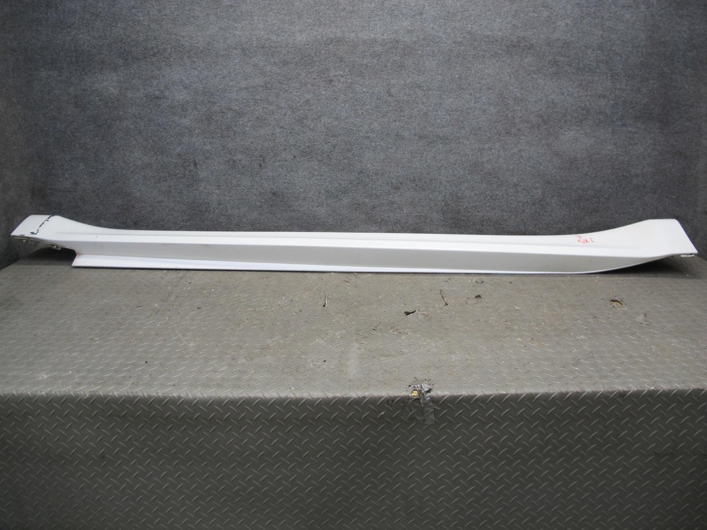 2010-2014 BMW E71 X6M Right Side Skirt Rocker Panel Molding 7206662