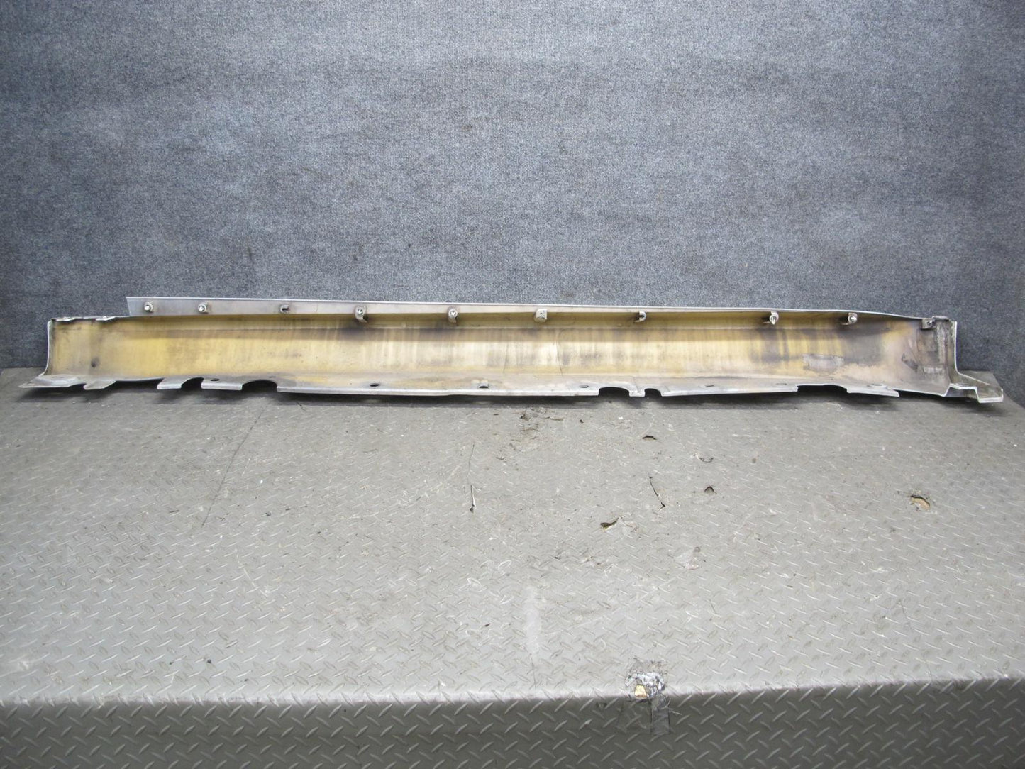 2010-2014 BMW E71 X6M Right Side Skirt Rocker Panel Molding 7206662