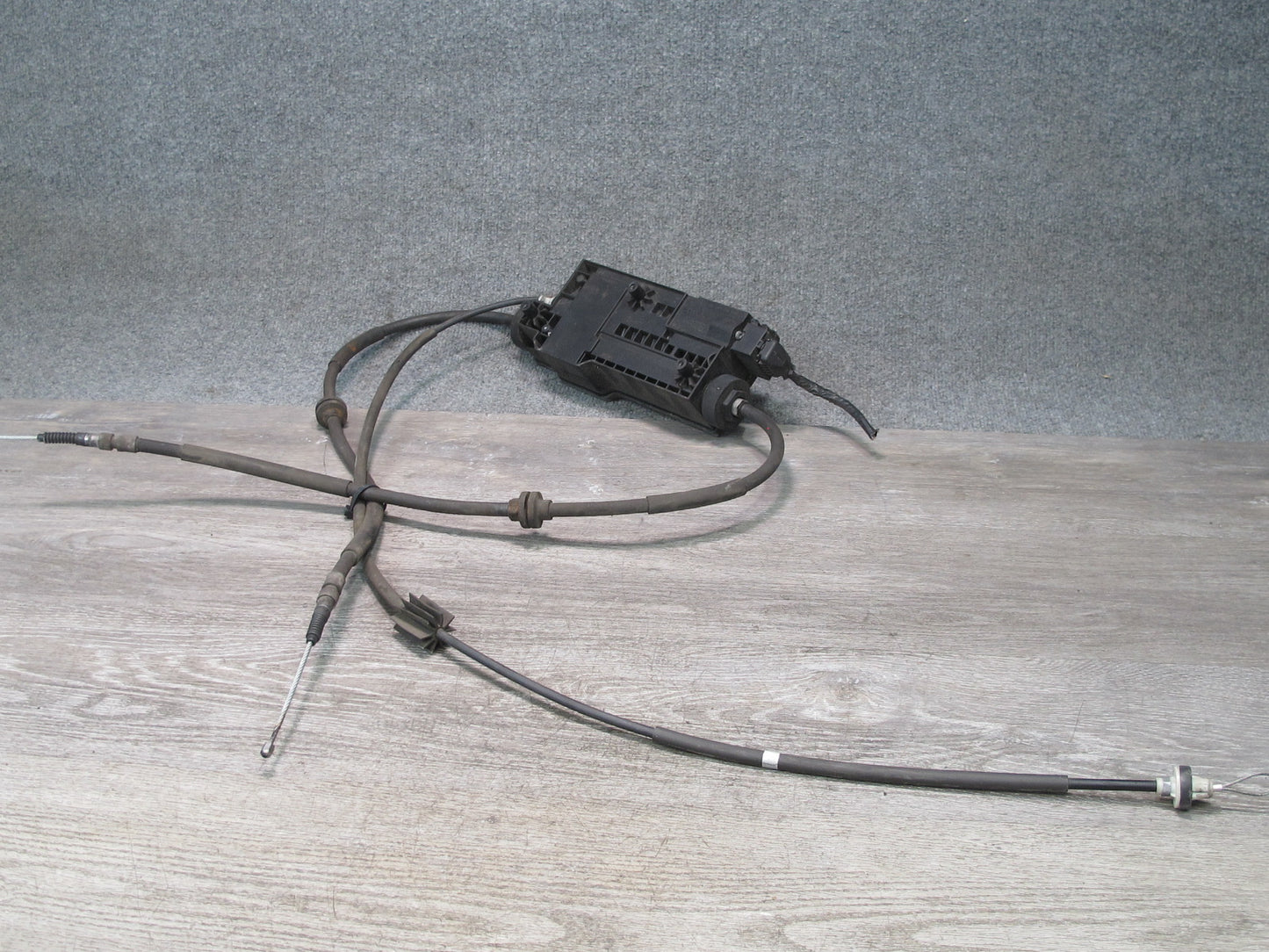2010-2014 BMW E71 X6M Parking Brake Electric Actuator