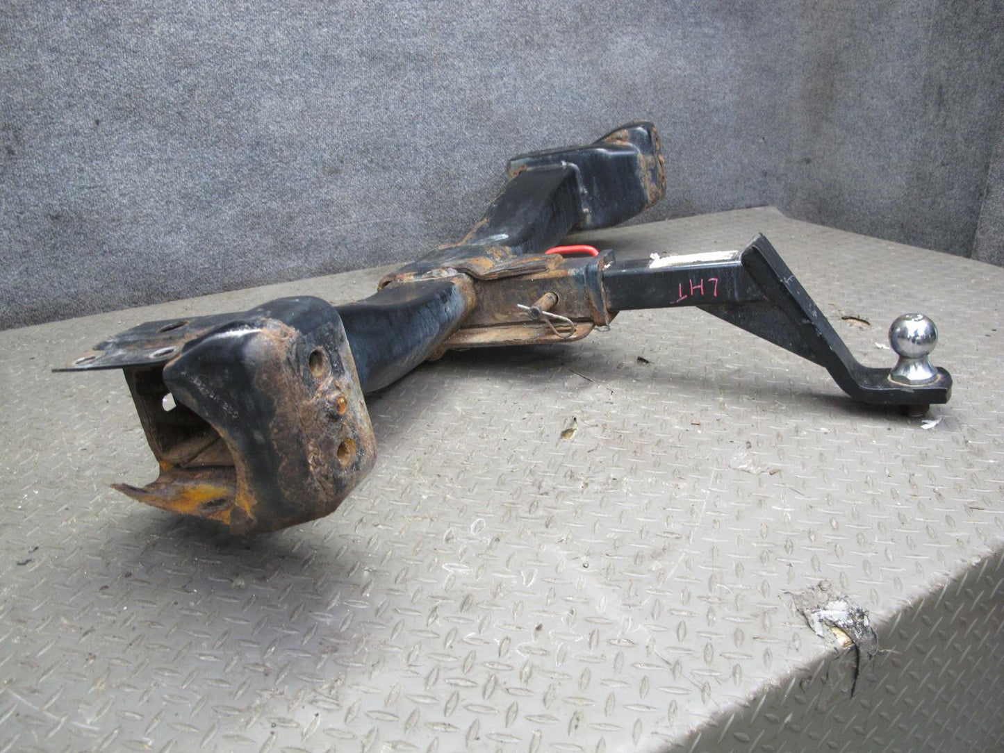 2003-2009 Hummer H2 Rear Trailer Hitch Towing w Hook Bar