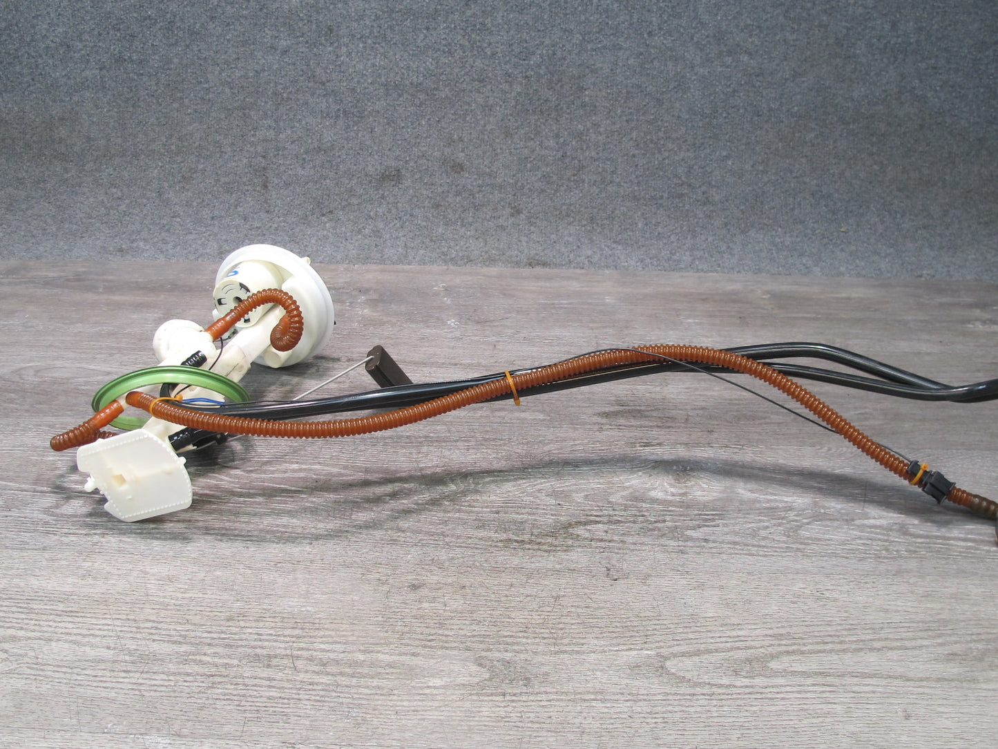 2010-2014 BMW E70 E71 X5M X6M 4.4L S63 Fuel Pump Level Sensor Sending Unit Set