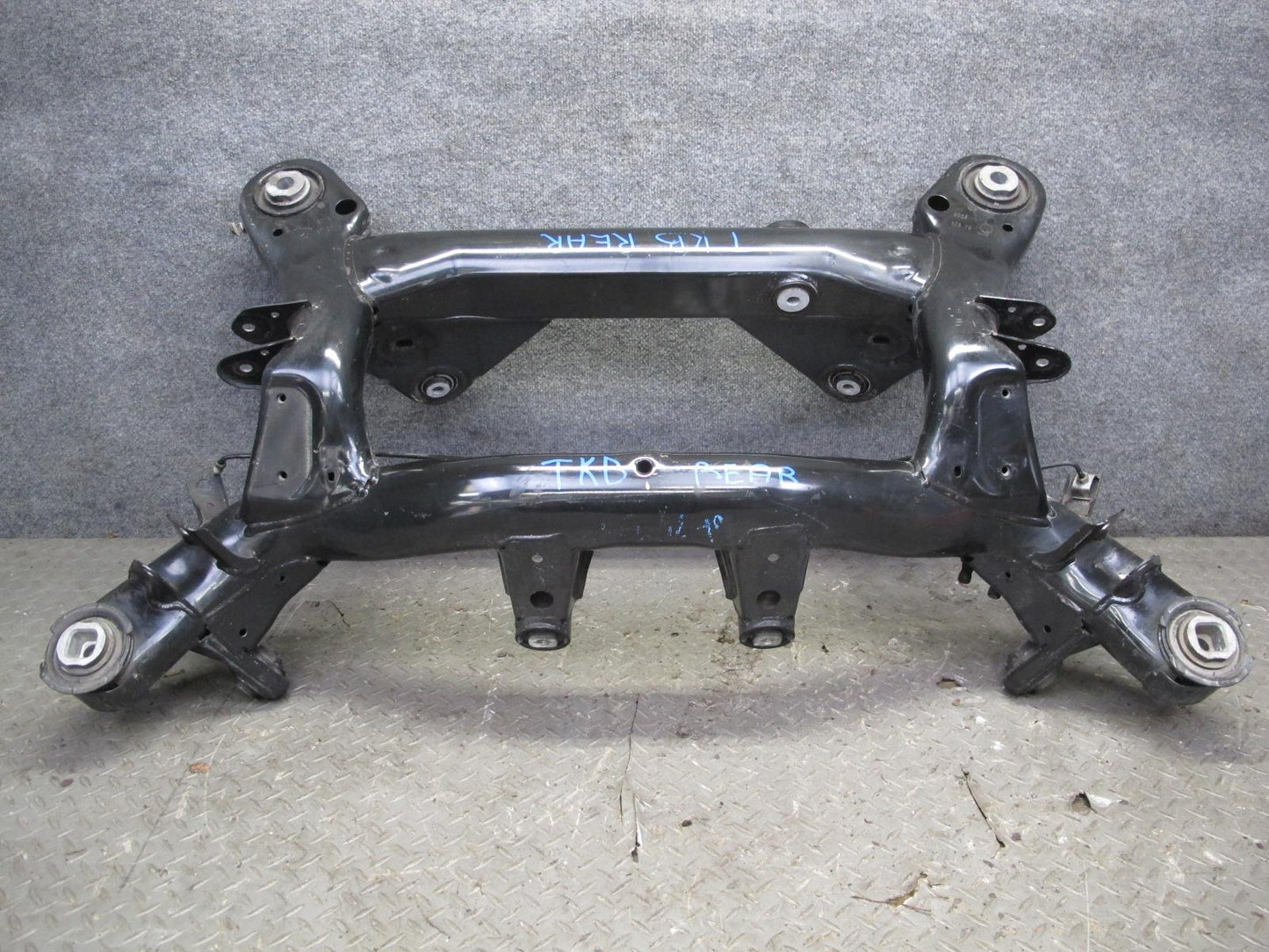 2008-2013 BMW E90 E92 E93 M3 Rear Axle Carrier Sub Frame Crossmember Cradle