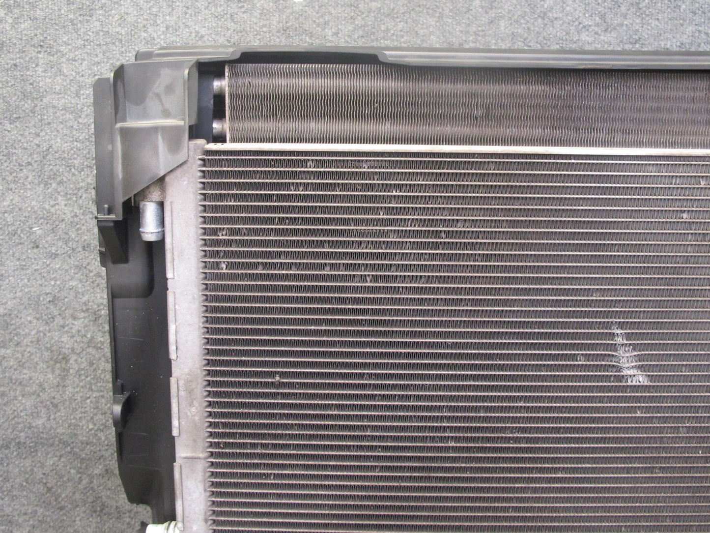 2010-2014 BMW E70 E71 X5M X6M S63 Engine Radiator Condenser Cooling Fan Shroud