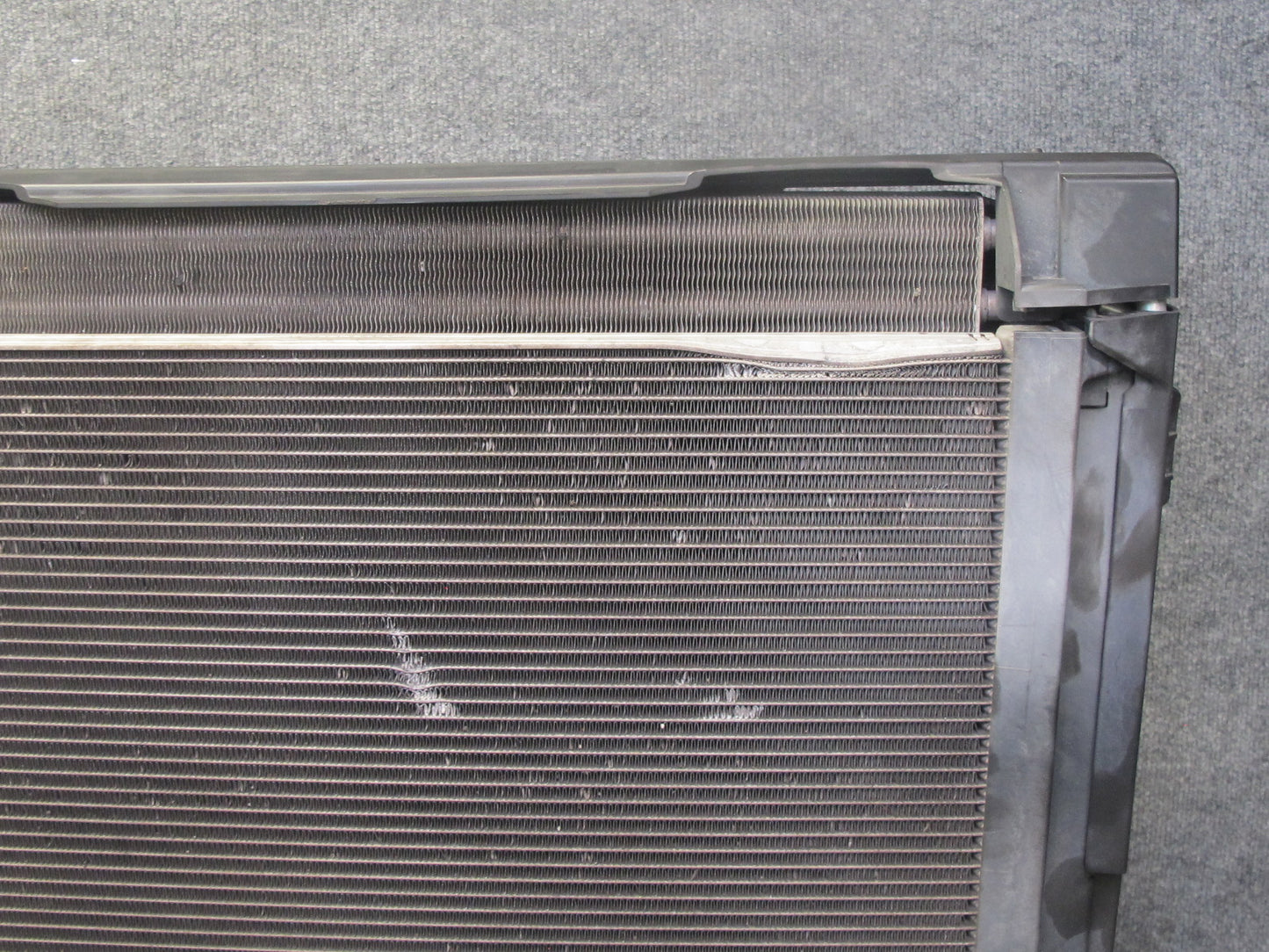 2010-2014 BMW E70 E71 X5M X6M S63 Engine Radiator Condenser Cooling Fan Shroud
