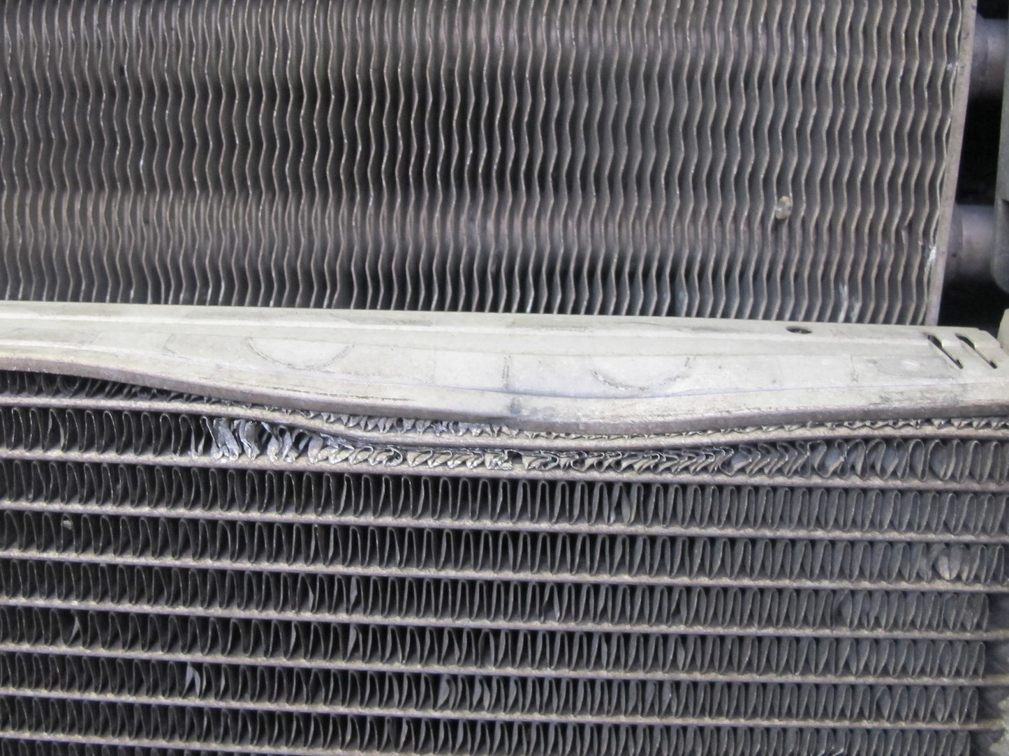 2010-2014 BMW E70 E71 X5M X6M S63 Engine Radiator Condenser Cooling Fan Shroud