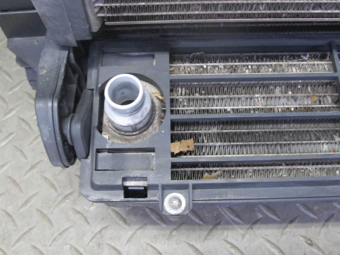2010-2014 BMW E70 E71 X5M X6M S63 Engine Radiator Condenser Cooling Fan Shroud