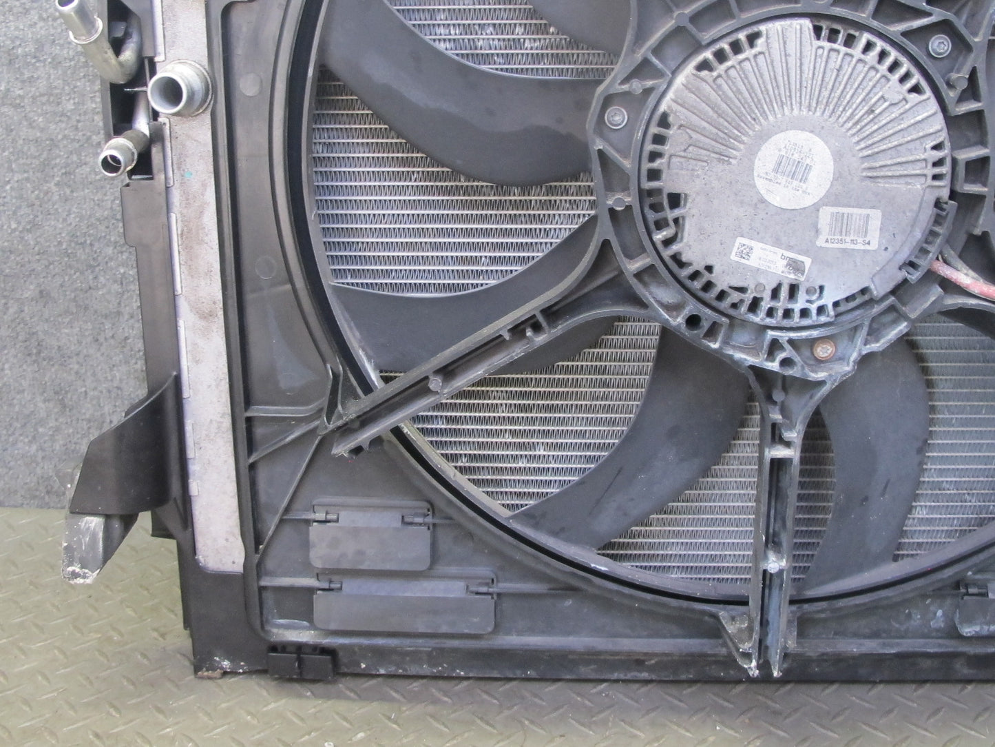 2010-2014 BMW E70 E71 X5M X6M S63 Engine Radiator Condenser Cooling Fan Shroud