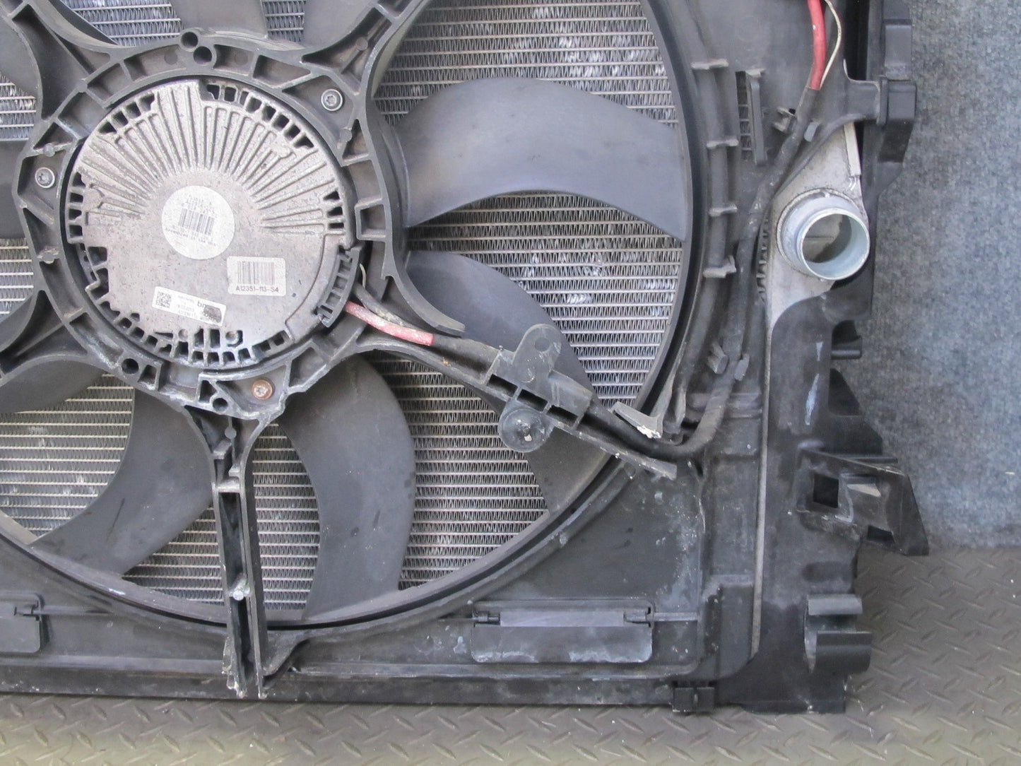 2010-2014 BMW E70 E71 X5M X6M S63 Engine Radiator Condenser Cooling Fan Shroud