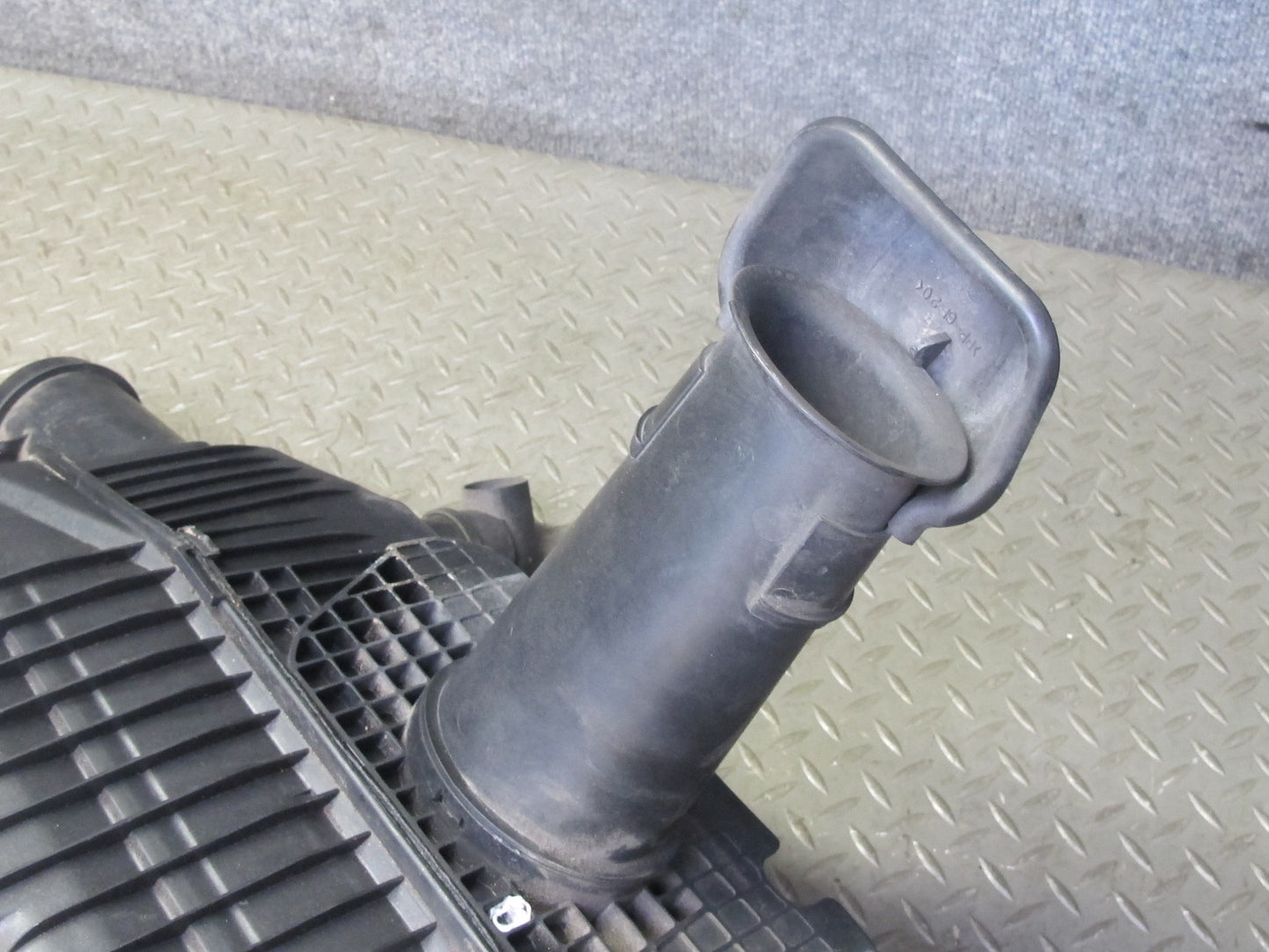 1997-2004 Porsche Boxster 986 Engine Air Intake Cleaner Filter Box Housing