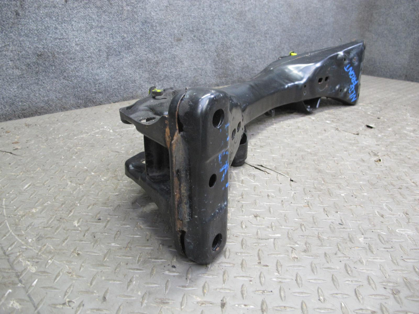 98-05 Lexus JZS160L GS400 GS430 GS300 Front Suspension Crossmember Carrier OEM