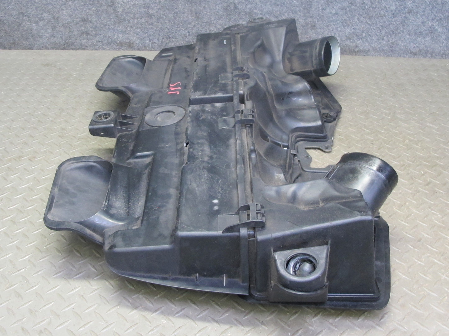 2010-2014 BMW E71 X6M Engine Trim Panel Air Cleaner Intake Filter Box 70359668