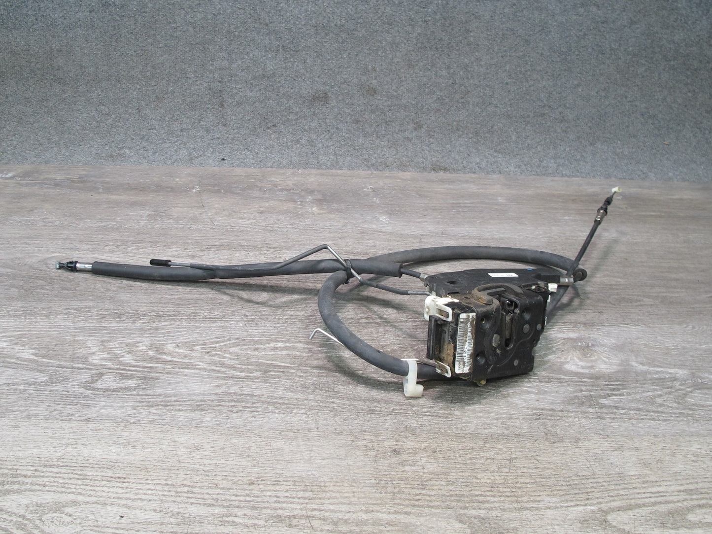 2017-2020 Maserati Levante M161 Front Left Door Lock Latch Actuator 670101183