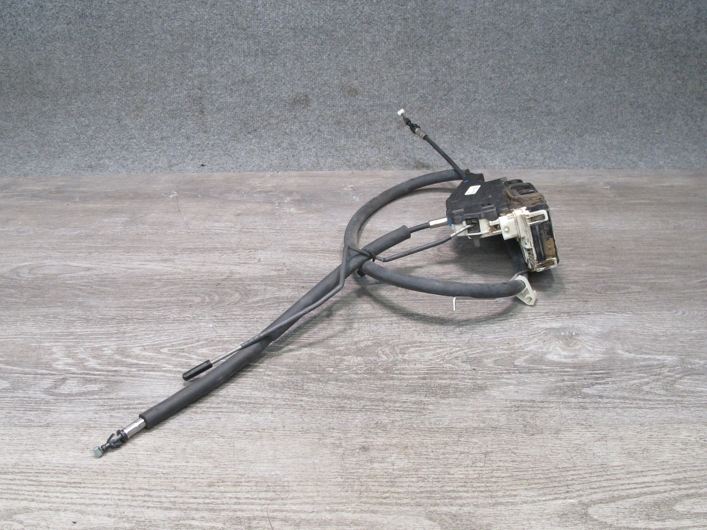2017-2020 Maserati Levante M161 Front Left Door Lock Latch Actuator 670101183