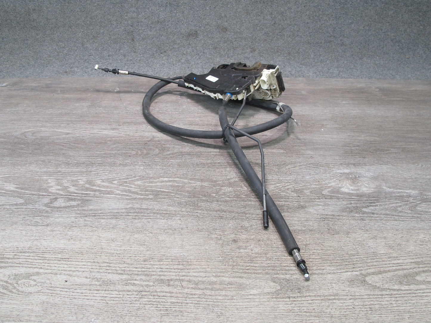 2017-2020 Maserati Levante M161 Front Left Door Lock Latch Actuator 670101183