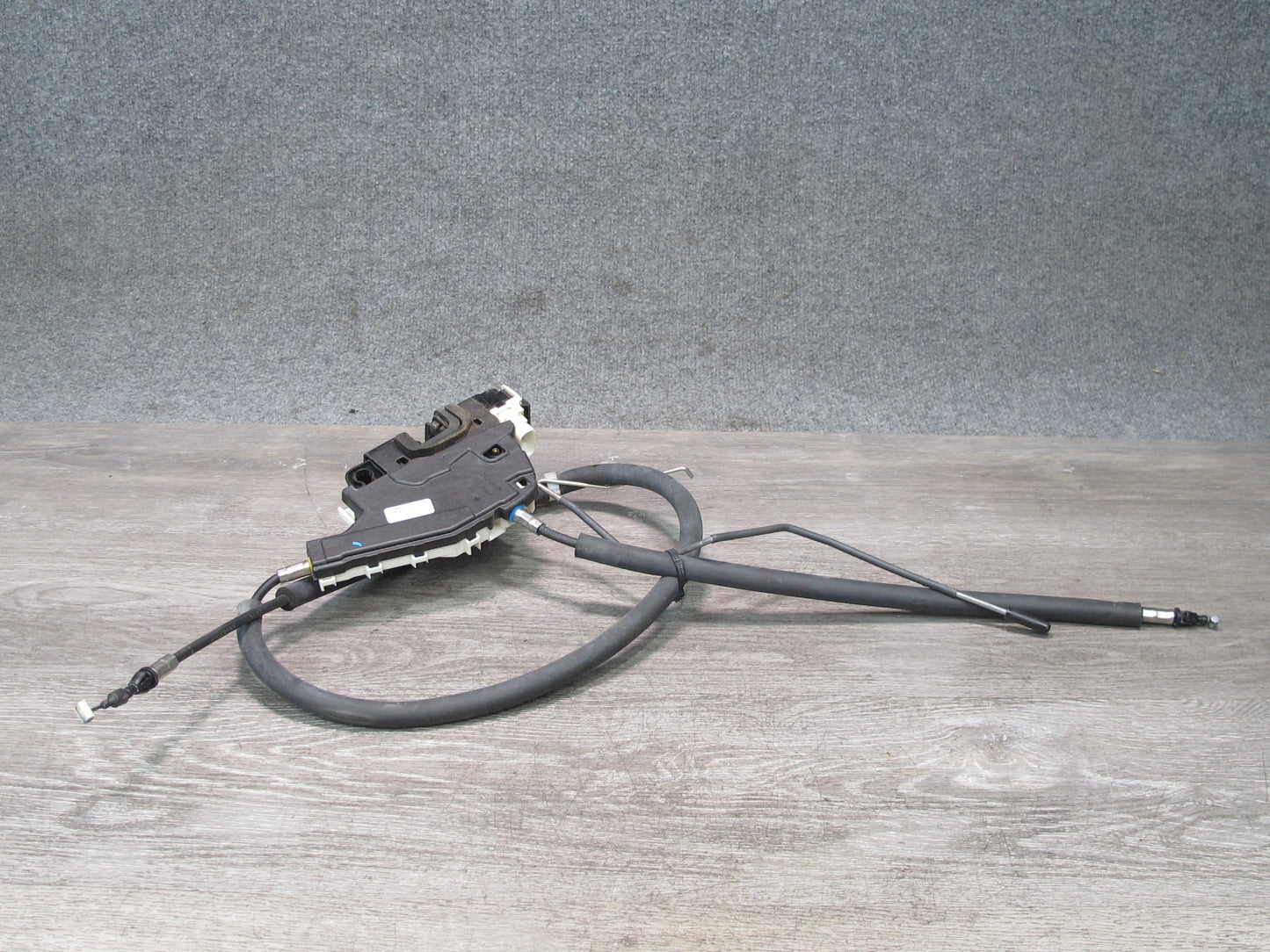 2017-2020 Maserati Levante M161 Front Left Door Lock Latch Actuator 670101183