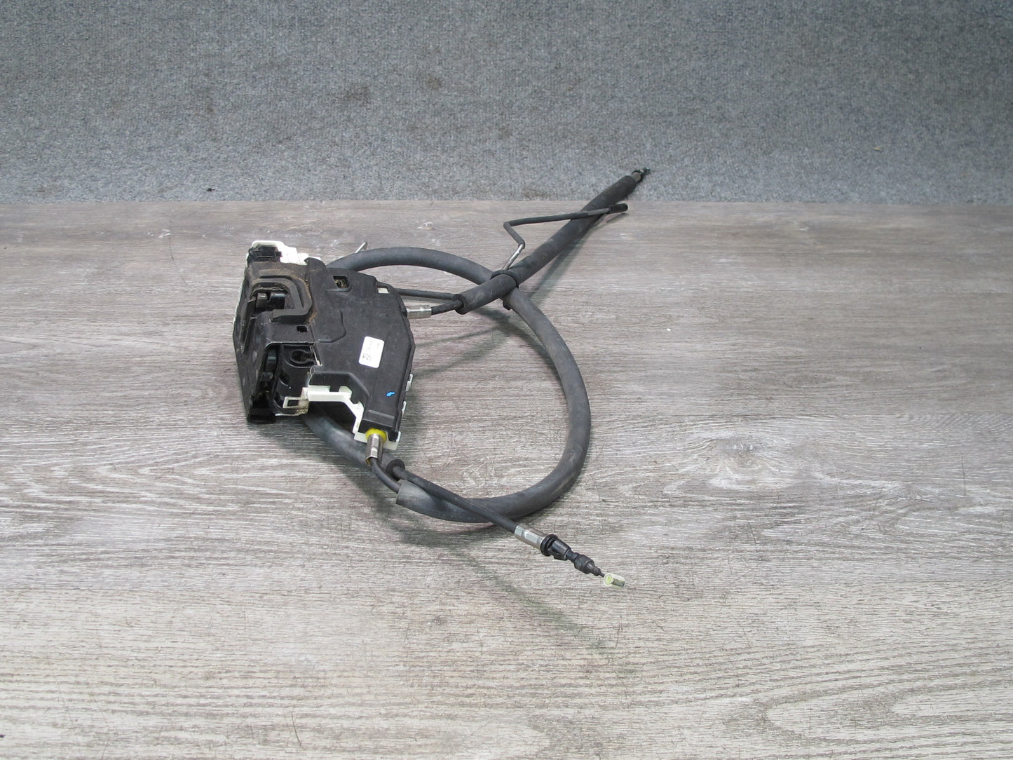 2017-2020 Maserati Levante M161 Front Left Door Lock Latch Actuator 670101183