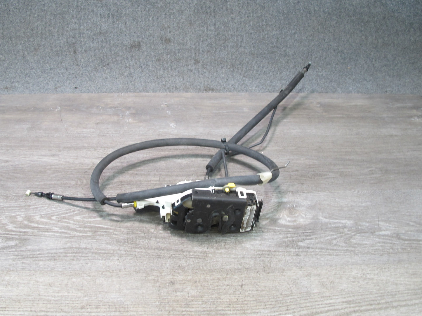 2017-2020 Maserati Levante M161 Front Left Door Lock Latch Actuator 670101183