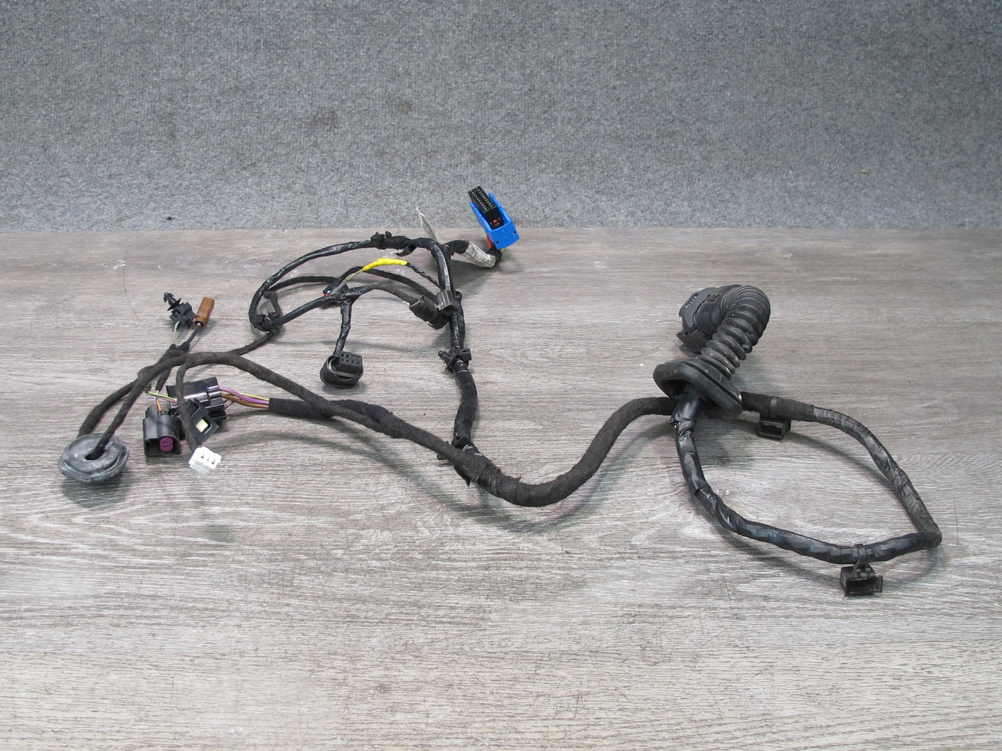 2017-2020 Maserati Levante M161 Front Right Door Wire Wiring Harness 6700334030