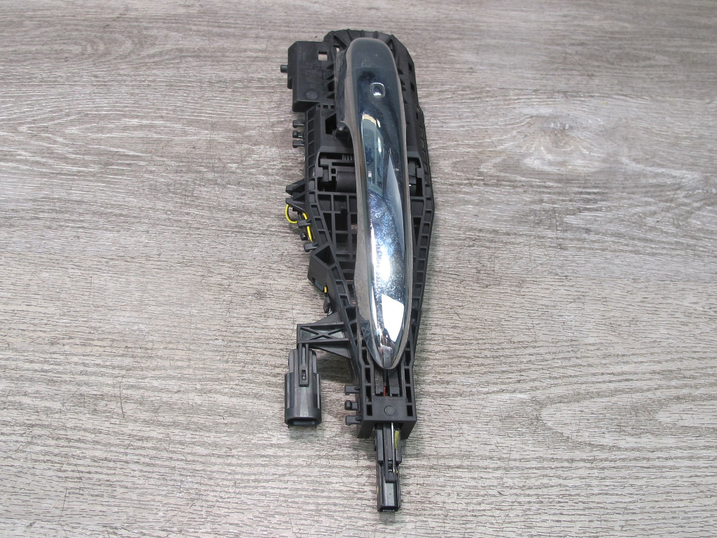 17-20 Maserati Levante M161 Front Right Door Exterior Handle W/ Keyless Entry